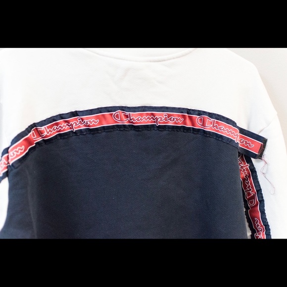 Vintage Champion Crewneck Sweater - Picture 2 of 4